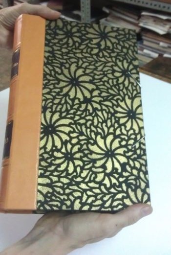 Libros con estuche de diseño, Encuadernación Milagros Cólera